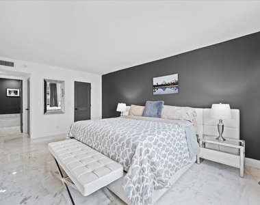 3400 N Ocean Drive - Photo Thumbnail 11
