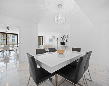 3400 N Ocean Drive - Photo Thumbnail 7