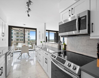 3400 N Ocean Drive - Photo Thumbnail 8