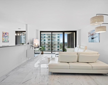 3400 N Ocean Drive - Photo Thumbnail 2
