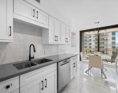 3400 N Ocean Drive - Photo Thumbnail 9