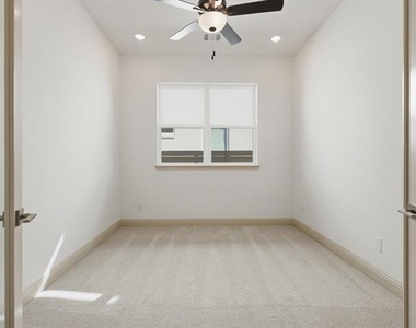 1450 20th Street - Photo Thumbnail 14