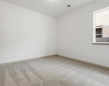 1450 20th Street - Photo Thumbnail 18