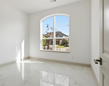 1450 20th Street - Photo Thumbnail 16