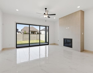 1450 20th Street - Photo Thumbnail 6
