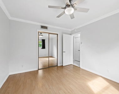 1012 Se 15th Street - Photo Thumbnail 26