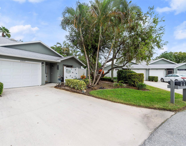 6809 Se Yorktown Drive - Photo Thumbnail 2