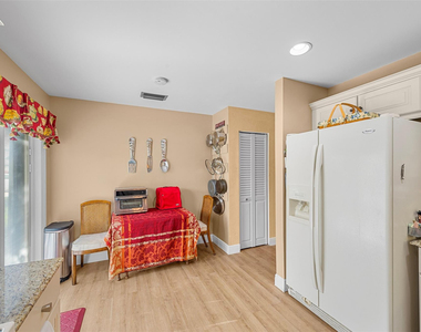6809 Se Yorktown Drive - Photo Thumbnail 7