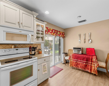 6809 Se Yorktown Drive - Photo Thumbnail 8