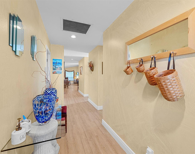 6809 Se Yorktown Drive - Photo Thumbnail 3