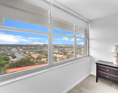 4280 Galt Ocean Drive - Photo Thumbnail 18