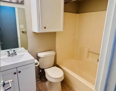 2309 Woodmont Trail - Photo Thumbnail 8