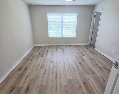 3213 Watercress Drive - Photo Thumbnail 8