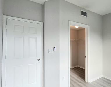 15145 Michelangelo Boulevard - Photo Thumbnail 10