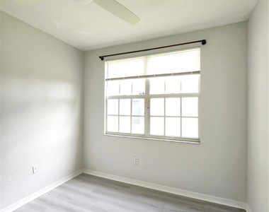 15145 Michelangelo Boulevard - Photo Thumbnail 17