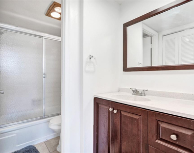 9440 Poinciana Place - Photo Thumbnail 10