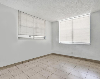 9440 Poinciana Place - Photo Thumbnail 12