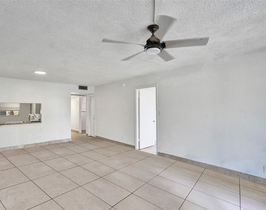 9440 Poinciana Place - Photo Thumbnail 15