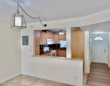8940 S Hollybrook Boulevard - Photo Thumbnail 2