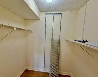 8940 S Hollybrook Boulevard - Photo Thumbnail 13