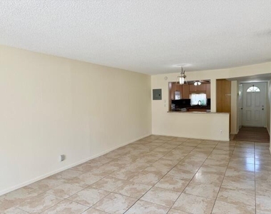8940 S Hollybrook Boulevard - Photo Thumbnail 11