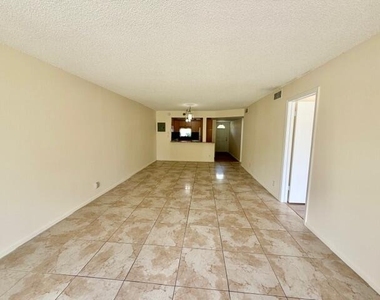 8940 S Hollybrook Boulevard - Photo Thumbnail 7