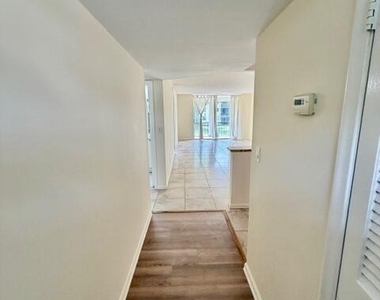 8940 S Hollybrook Boulevard - Photo Thumbnail 9