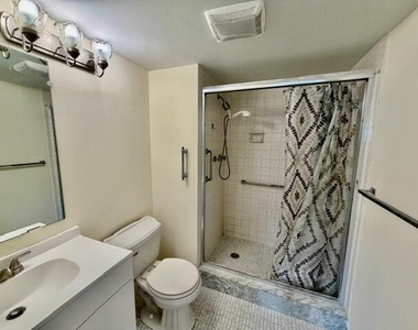 8940 S Hollybrook Boulevard - Photo Thumbnail 4