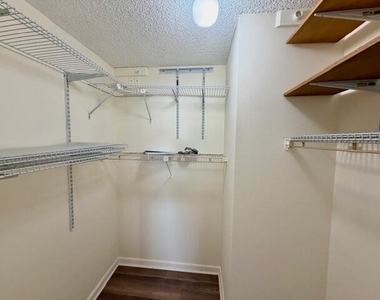 8940 S Hollybrook Boulevard - Photo Thumbnail 15