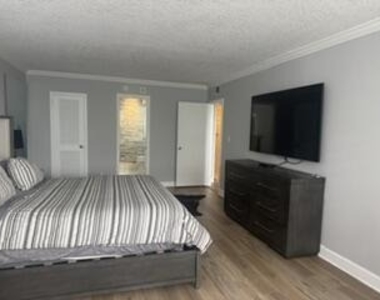 1170 N Federal Highway - Photo Thumbnail 7