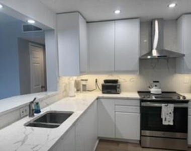 1170 N Federal Highway - Photo Thumbnail 18