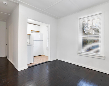 204 Conniston Road - Photo Thumbnail 4