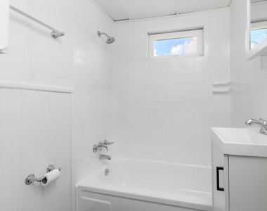 204 Conniston Road - Photo Thumbnail 8