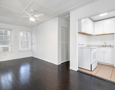 204 Conniston Road - Photo Thumbnail 3