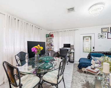 1320 Sw 34th Avenue - Photo Thumbnail 3