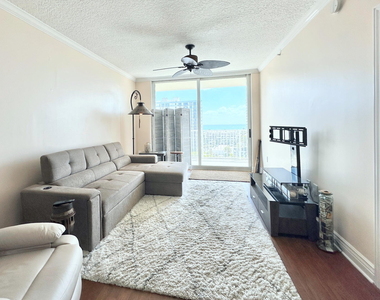 3020 Ne 32nd Avenue - Photo Thumbnail 1