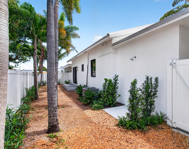 517 Nw 1st Street - Photo Thumbnail 2