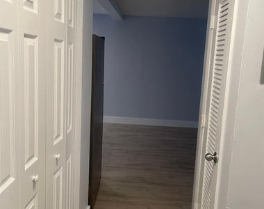 780 Ne 46th Court - Photo Thumbnail 5
