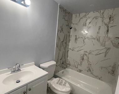 780 Ne 46th Court - Photo Thumbnail 11