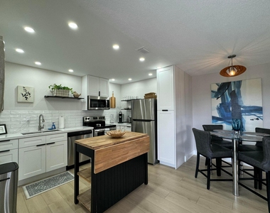 3201 Ne 29th Street - Photo Thumbnail 5