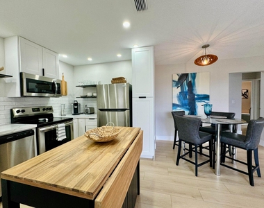 3201 Ne 29th Street - Photo Thumbnail 4