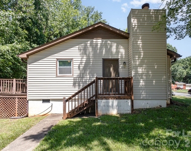 3131 Vestal Place - Photo Thumbnail 12