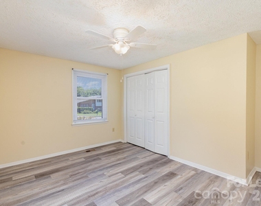 3131 Vestal Place - Photo Thumbnail 5