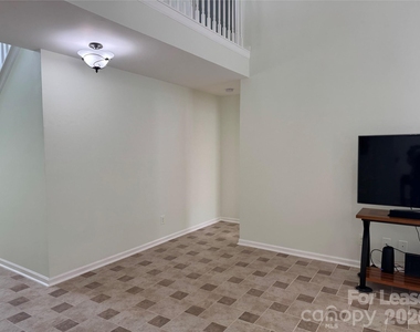 136 Madelia Place - Photo Thumbnail 20