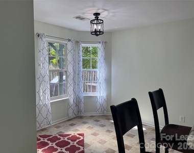 136 Madelia Place - Photo Thumbnail 17