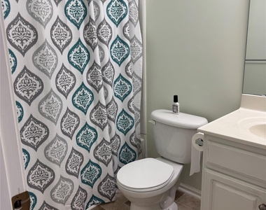 136 Madelia Place - Photo Thumbnail 43
