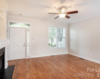 206 S Cedar Street - Photo Thumbnail 2