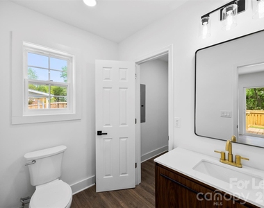 2942 Reid Avenue - Photo Thumbnail 16