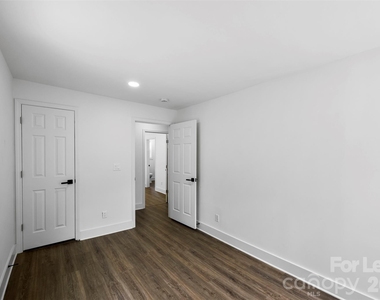 2942 Reid Avenue - Photo Thumbnail 19