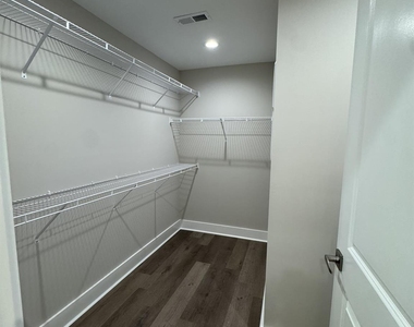 135 Brawley Villas Place - Photo Thumbnail 13